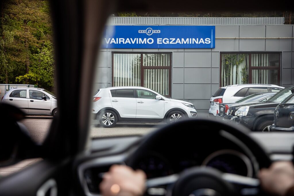 „Regitra“ atnaujina vairavimo egzaminų vertinimą
