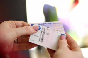 Jei per vienus metus neužsisakai vairuotojo pažymėjimo – egzaminų rezultatai anuliuojami