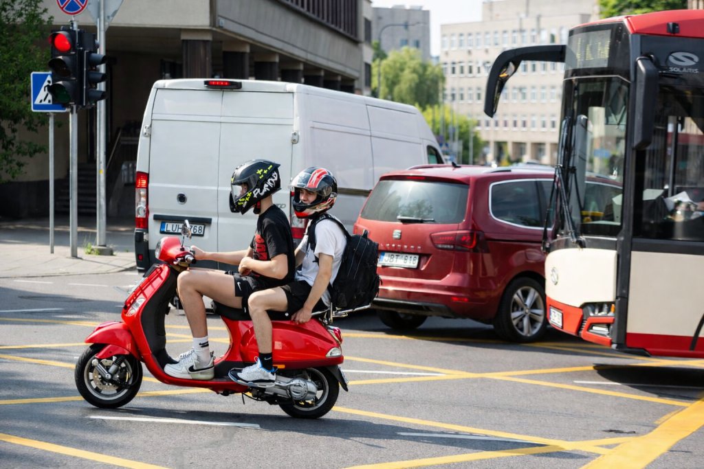 Kaip pasiruošti AM kategorijos vairavimui jau dabar?